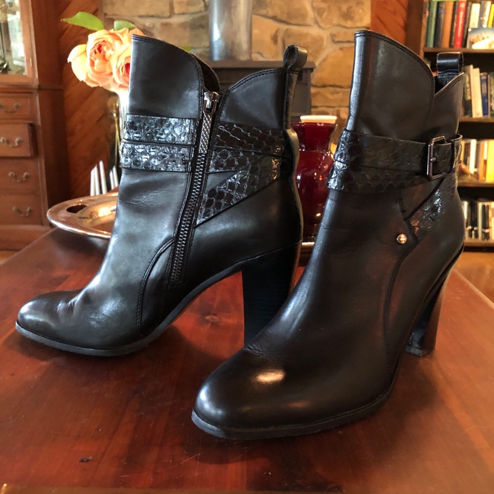 Donald J Pliner booties black size 8